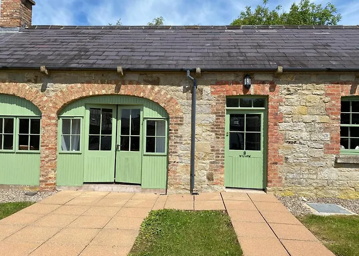 Belle Isle Castle And Cottages